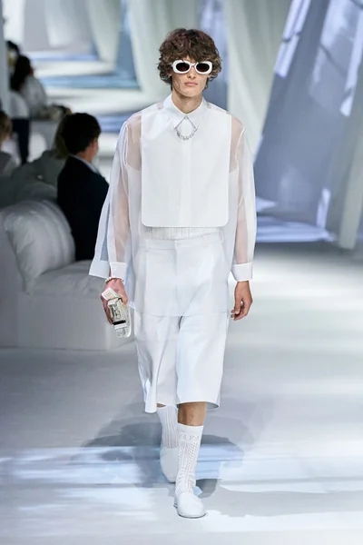 Look 53